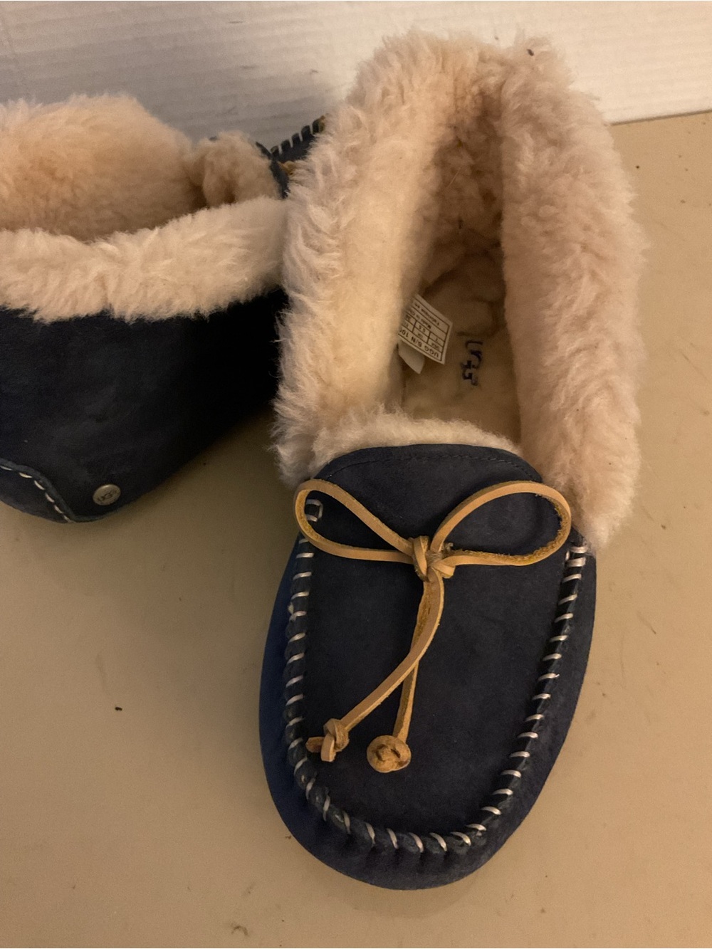 UGG women Navy Suede sheepskin Alena Moccasin Slippers booties US 7